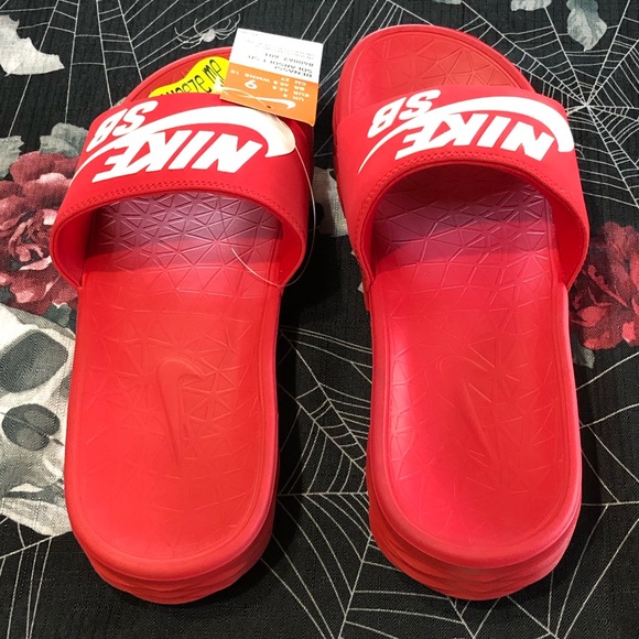 DS NWT NIKE SB RED/WHITE BENASSI SOLARSOFT SLIDES 9 RARE - Picture 5 of 8